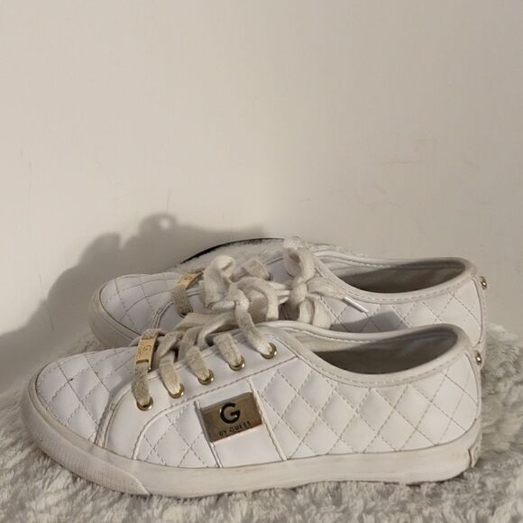 G By Guess "Backers 2" White Quilted Women's Sneakers - Picture 1 of 7